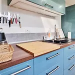 Dolce - Private Balcony - Parking Apartman *